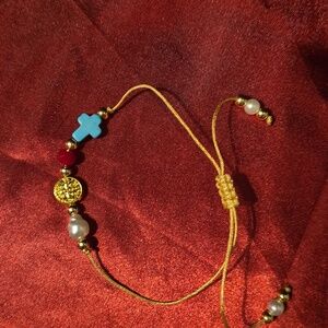 NWT ♥️ CHRISTIAN BRACELET ♥️ Gold Medal, Glass/Gold Beads, & PEARLS on Macrame